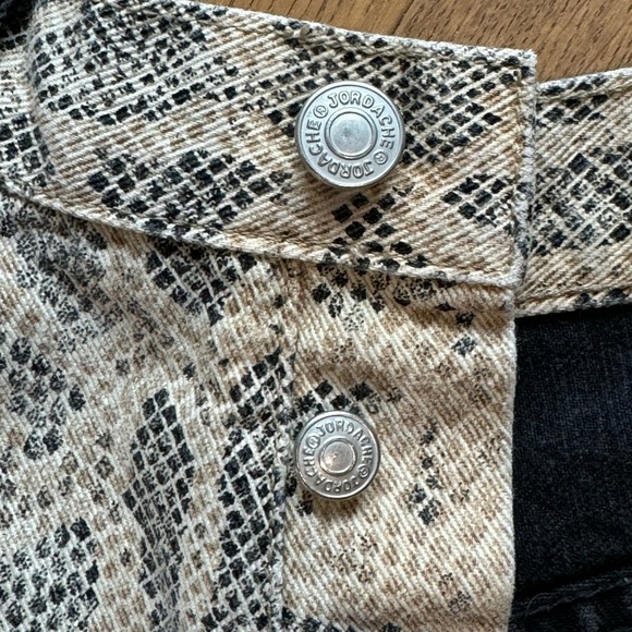 EUC VINTAGE 90s JORDACHE High Waisted Denim Shorts - Black & Snakeskin - Size 25 - Picture 8 of 9